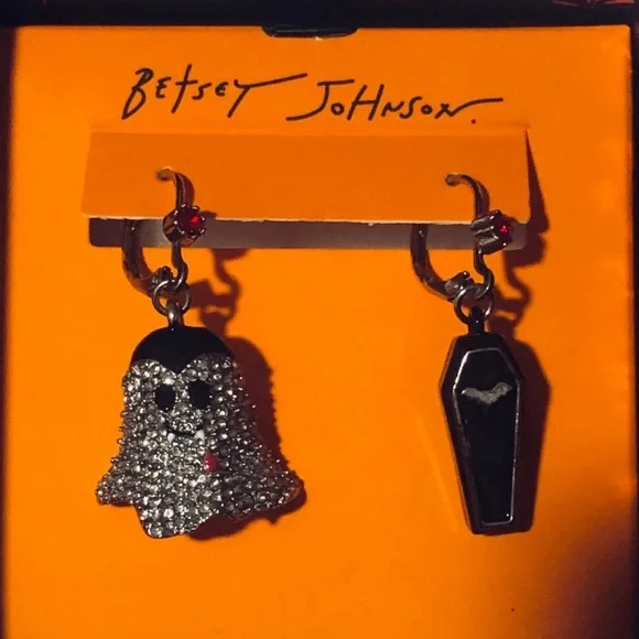 BETSEY JOHNSON Halloween Mismatch Crystal Ghost & Coffin Dangle Earrings NEW NWT - Picture 1 of 10